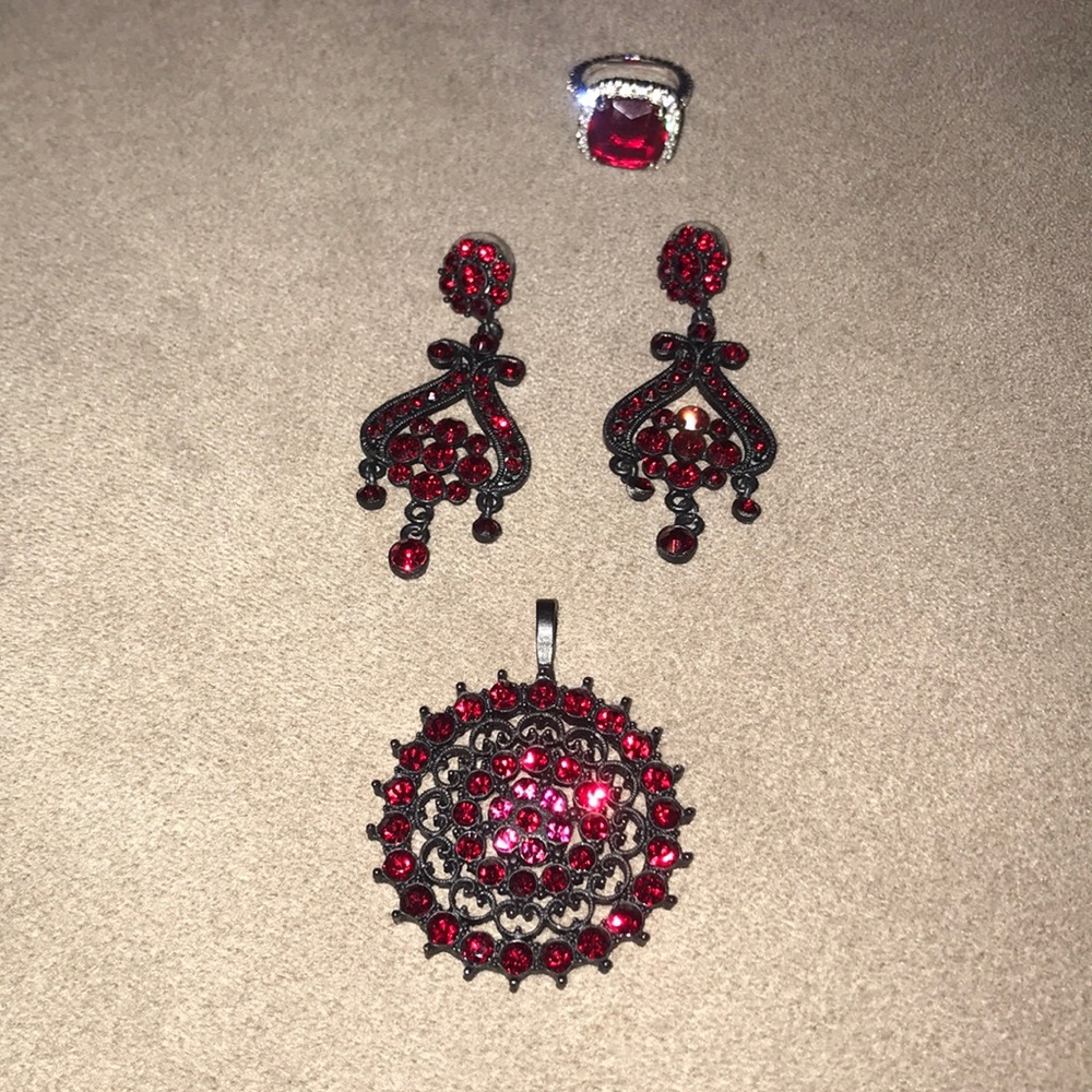 Earrings, pendant, ring set
